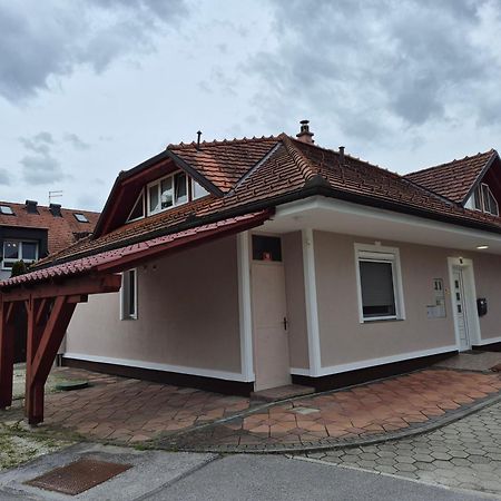 Oddih V Mirnem In Zelenem Okolju Apartment Skofljica Exterior photo